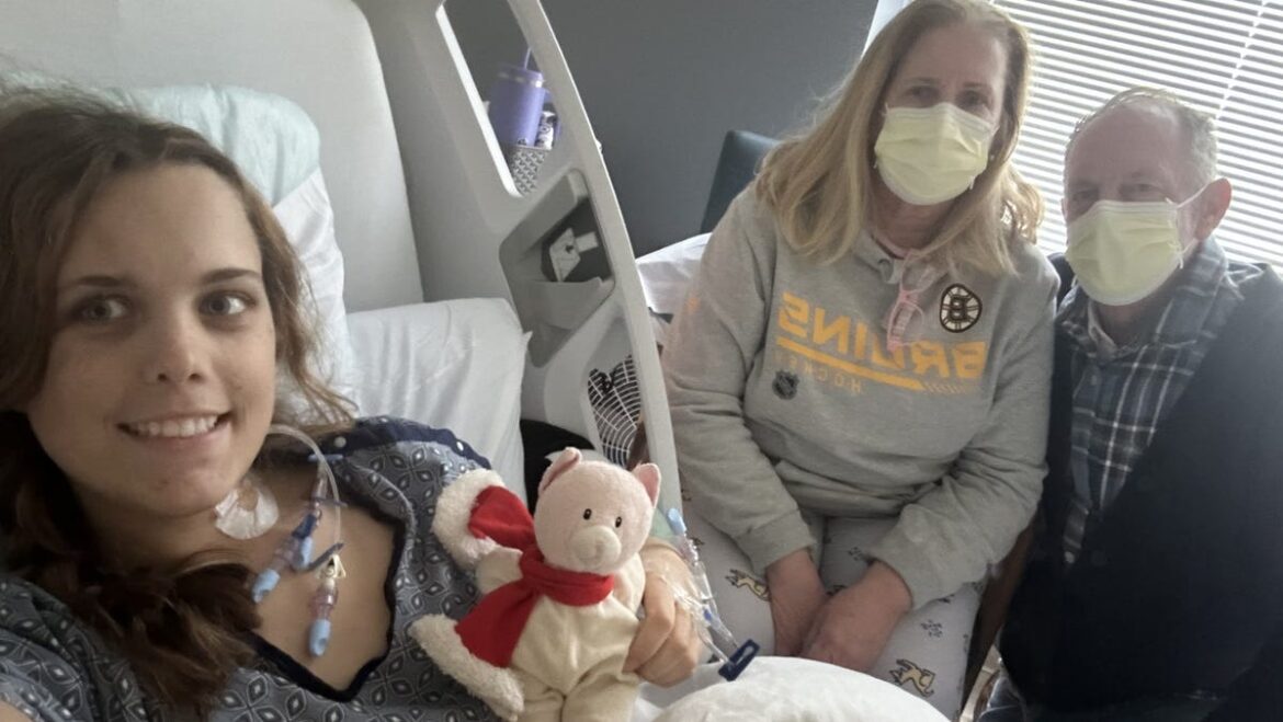 82702434007 nellie zygiel and her parents sheryl and tom zygiel visit while shes in the hospital