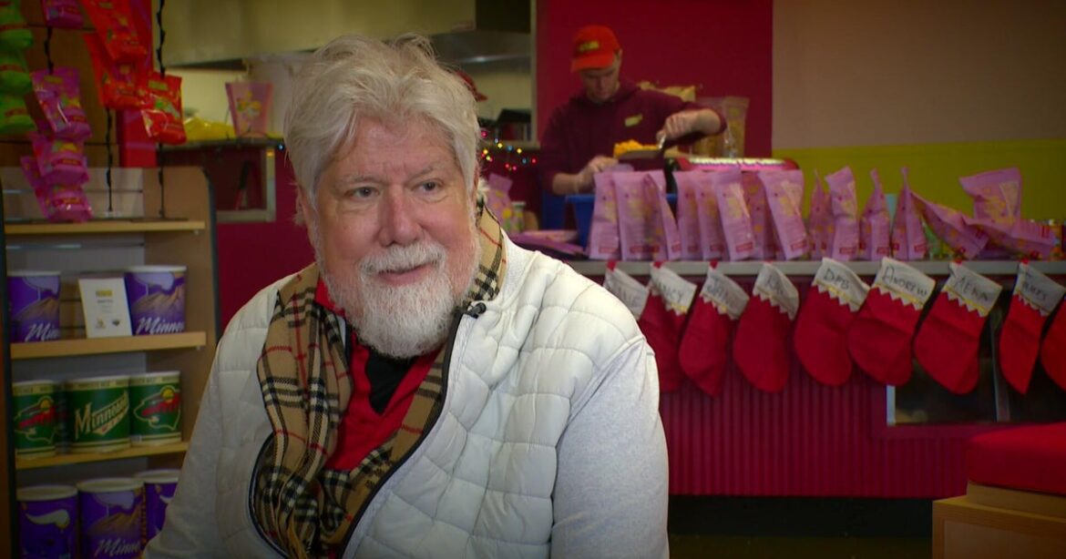 10p pkg yes santa kidney wcco9glz 00 02 2408