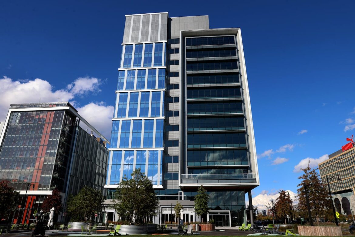 Transmedics set to move headquarters to somerville